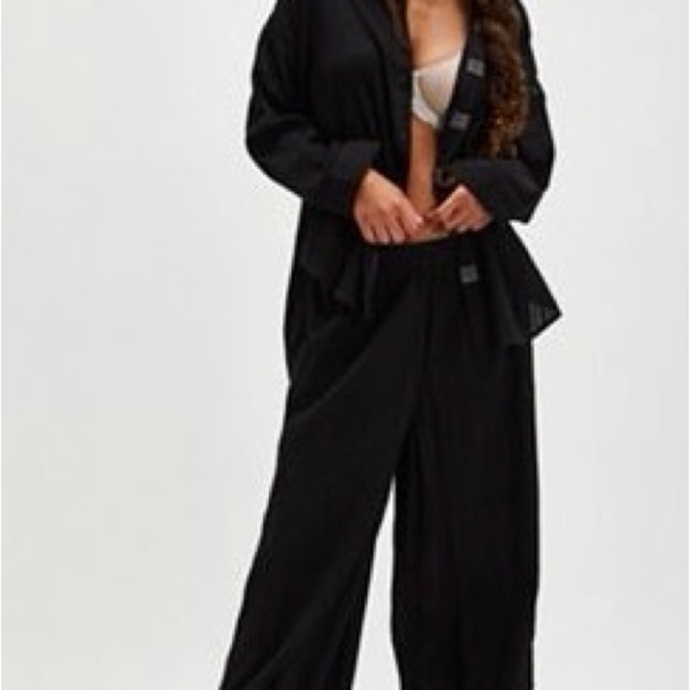 Black Relaxed Fit Shirt and Pants Pajama Set